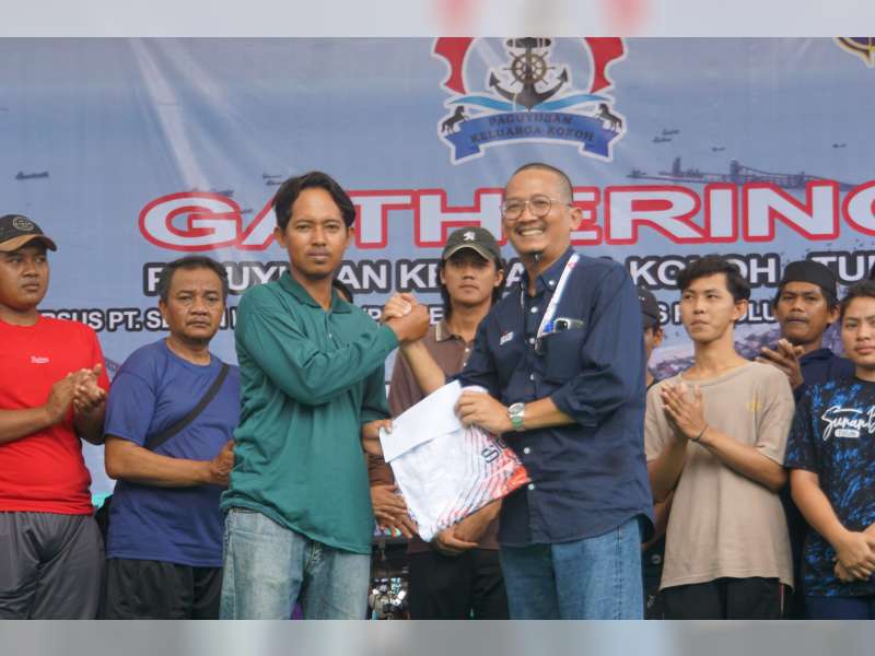 SIG Pabrik Tuban Berikan Tali Asih Kepada 16 ABK MV  Noah Satu di Momen Gathering Stakeholder Wilayah Pelabuhan