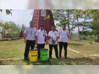 Dukung Desa Wisata Bangowan, DLH Blora Bantu Tempat Sampah dan Bibit Pohon Matoa