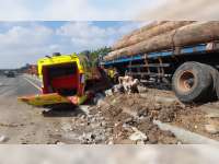 Berikut Ini Nama-nama Korban Kecelakaan Mobil Rombongan asal Bojonegoro di Tol Gresik