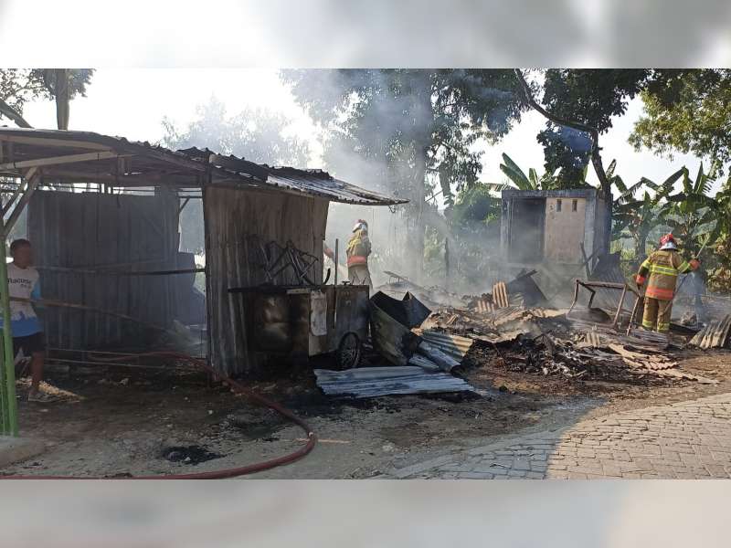 Sebuah Warung Milik Warga Trucuk, Bojonegoro Terbakar, Kerugian Capai Rp 50 Juta