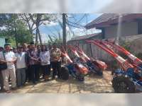 Sejumlah Kelompok Tani di Bojonegoro Terima Bantuan Alat Mesin Pertanian dari Pemprov Jatim