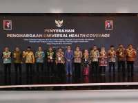 Pemkab Bojonegoro Terima Penghargaan Universal Health Coverage dari BPJS Kesehatan RI
