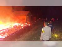 Ditinggal Nonton Pagelaran Wayang Kulit, Rumah Warga Malo, Bojonegoro Terbakar