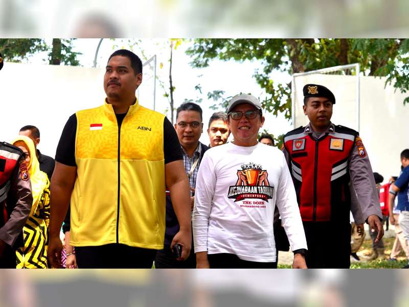 Menpora Bersama Pj Bupati Bojonegoro Buka Kejuaraan Tarkam 2024