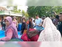 Cabup Bojonegoro Setyo Wahono Berikan Bantuan Air Bersih pada Warga Terdampak Kekeringan