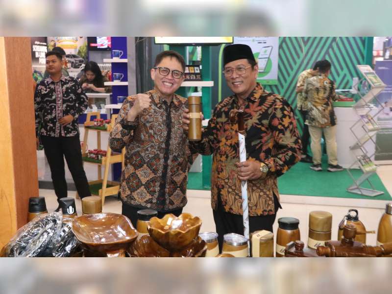 Pj Bupati Adriyanto Kenalkan Produk UMKM Asli Bojonegoro di Ajang Jatim Fest