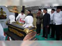 Jelang Peringatan Hari Jadi Bojonegoro Ke-347, Pj Bupati Ziarah ke Makam Leluhur