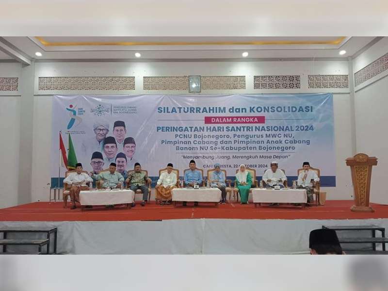 Cabup-Cawabup Setyo Wahono-Nurul Azizah Hadiri Peringatan Hari Santri di PCNU Bojonegoro