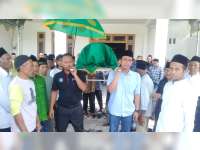 Cabup Setyo Wahono Takziah ke Anggota DPRD Bojonegoro M Suparno yang Ibunya Meninggal