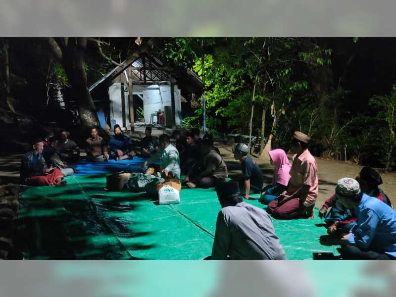 Relawan Pendukung Wahono-Nurul Gelar Doa Bersama di Makam Wali Kidangan Malo, Bojonegoro