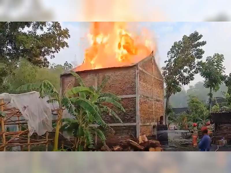 Gudang Oven Tembakau di Sukosewu, Bojonegoro Terbakar, Kerugian Ditaksir Capai Rp 50 Juta