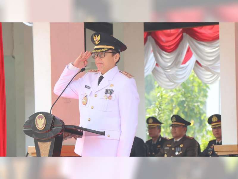 Pj Bupati Adriyanto Pimpin Upacara Peringatan Hari Pahlawan di Alun-alun Bojonegoro
