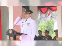 Pj Bupati Adriyanto Pimpin Upacara Peringatan Hari Pahlawan di Alun-alun Bojonegoro