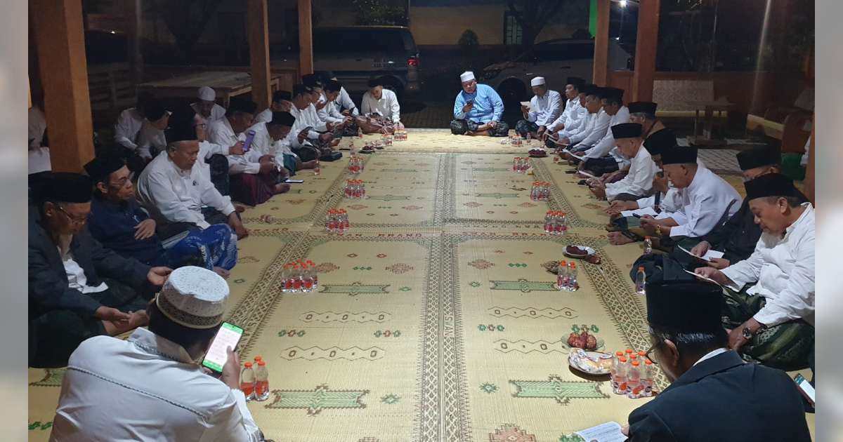 Keluarga Besar dan Alumni Pondok Pesantren Attanwir Doakan Setyo Wahono-Nurul Azizah Pimpin Bojonegoro