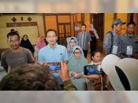 Calon Bupati Bojonegoro Setyo Wahono Nyoblos di TPS Desa Kelahirannya