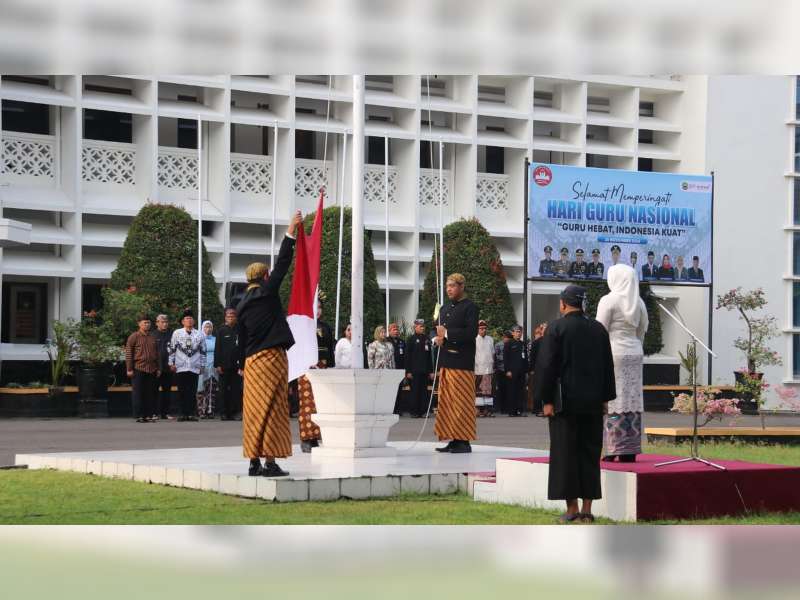 Wakil Bupati Blora Pimpin Upacara Peringatan Hari Guru Nasional