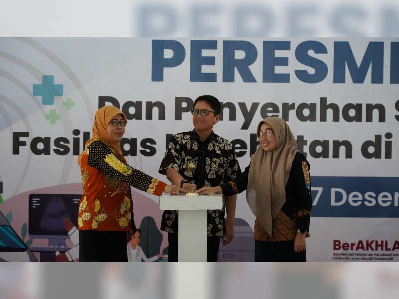 Pj Bupati Bojonegoro Secara Simbolis Resmikan RSUD Kepohbaru dan 35 Puskesmas menjadi BLUD