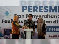 Pj Bupati Bojonegoro Secara Simbolis Resmikan RSUD Kepohbaru dan 35 Puskesmas menjadi BLUD