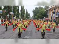 Ribuan Masyarakat Blora Ikuti Festival Blora Berkebaya 2024