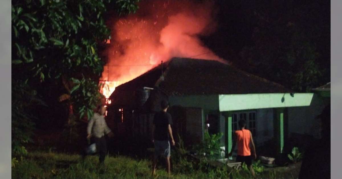 Lupa Matikan Kompor saat Memasak Ubi, Rumah Warga Malo, Bojonegoro Terbakar