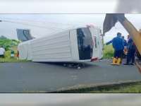 Mobil Rombongan Wisatawan Alami Kecelakaan di Ngasem, Bojonegoro, 6 Orang Luka Ringan