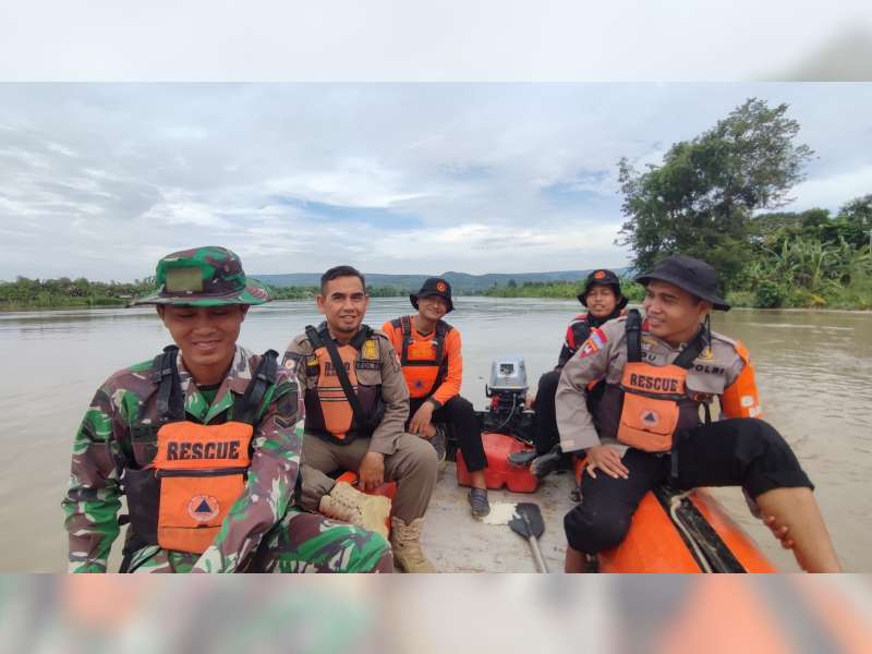 Belum Ditemukan, Pencarian Korban Tenggelam di Sungai Bengawan Solo Kanor, Bojonegoro Dihentikan