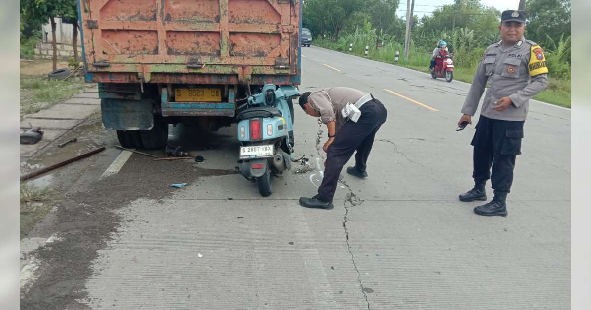 Motor Tabrak Truk Parkir di Kalitidu, Bojonegoro, Seorang Pemotor Luka Berat