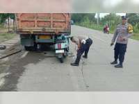 Motor Tabrak Truk Parkir di Kalitidu, Bojonegoro, Seorang Pemotor Luka Berat