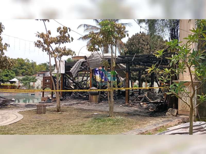 Cafe dan Homestay Mahkota Love Garden Babat, Lamongan Terbakar, 3 Orang Dilaporkan Meninggal