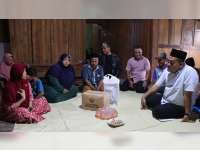 Bupati Arief Sambangi Korban Kecelakaan Kerja di Blora