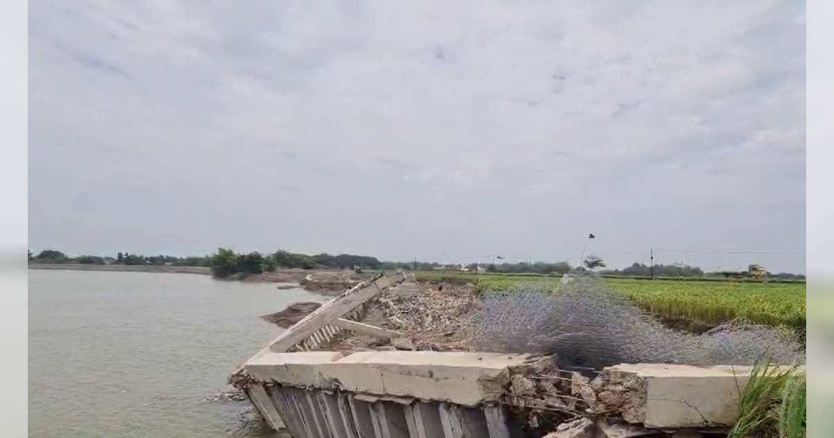 Usai Dibangun, Pelindung Tebing Sungai Bengawan Solo di Baureno, Bojonegoro Ambles