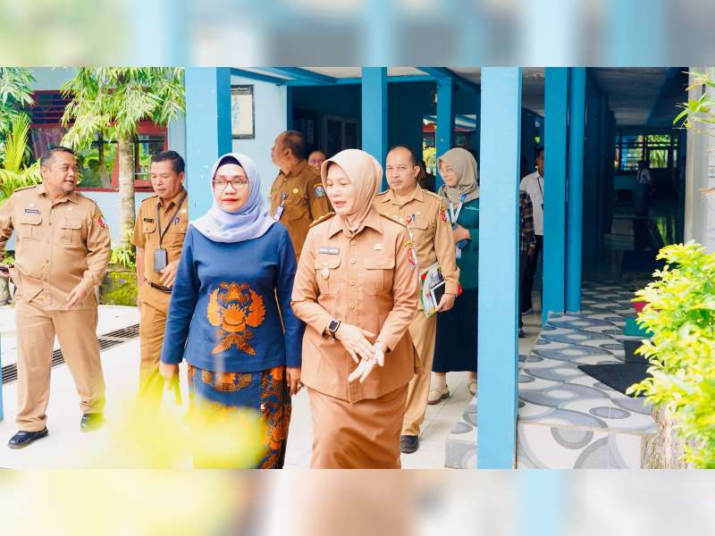 Jelang Pendaftaran, Wakil Bupati dan Ketua TP PKK Bojonegoro Kunjungi SMA Negeri 2 Taruna Pamong Praja