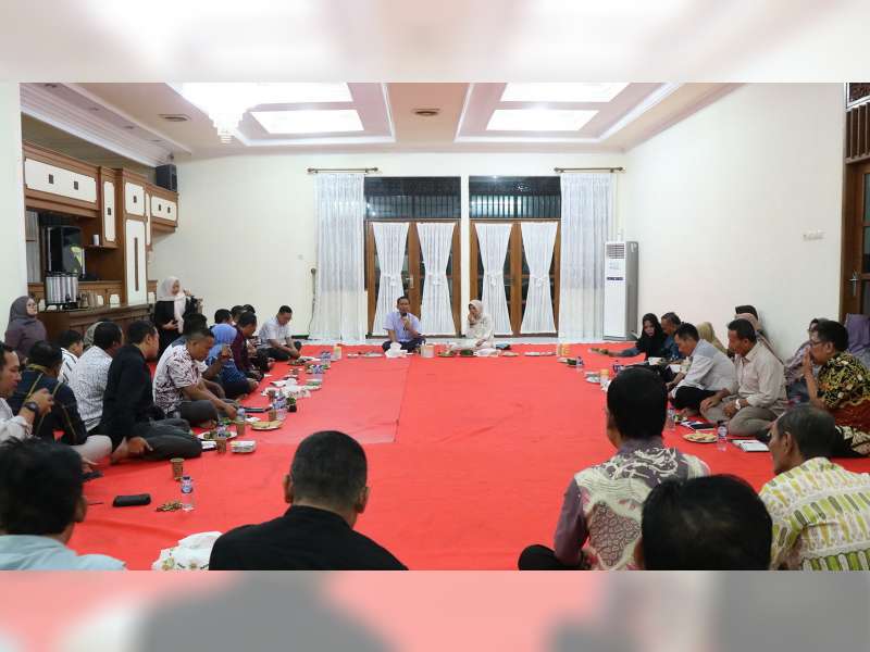 Bupati dan Wakil Bupati Bojonegoro Ajak Para Camat Ngopi