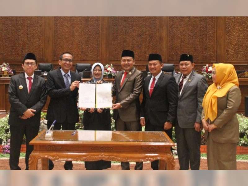 Pj Bupati Adriyanto Hadiri Rapat Paripurna Penetapan Bupati dan Wakil Bupati Bojonegoro Terpilih Periode 2025-2030