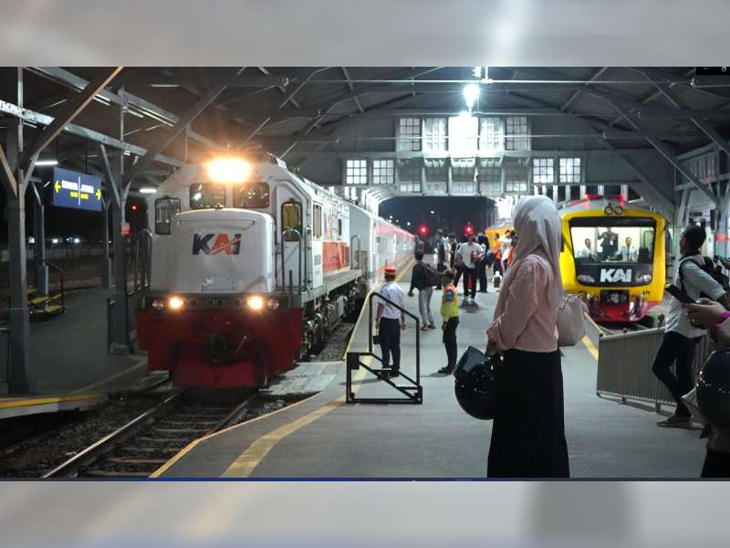 Imbas Mobil Menemper KA Kertajaya Tambahan di Lamongan, 10 Perjalanan KA Terganggu
