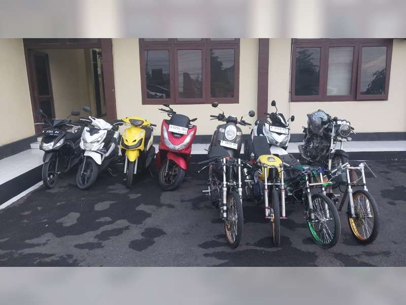 Polisi Blora Bubarkan Balap Liar, 27 Orang, 11 Motor, dan 6 Mobil Diamankan Petugas