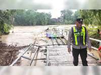 Banjir Bandang Terjang 5 Desa di Purwosari, Bojonegoro, Puluhan Rumah Tergenang, Satu Jembatan Putus