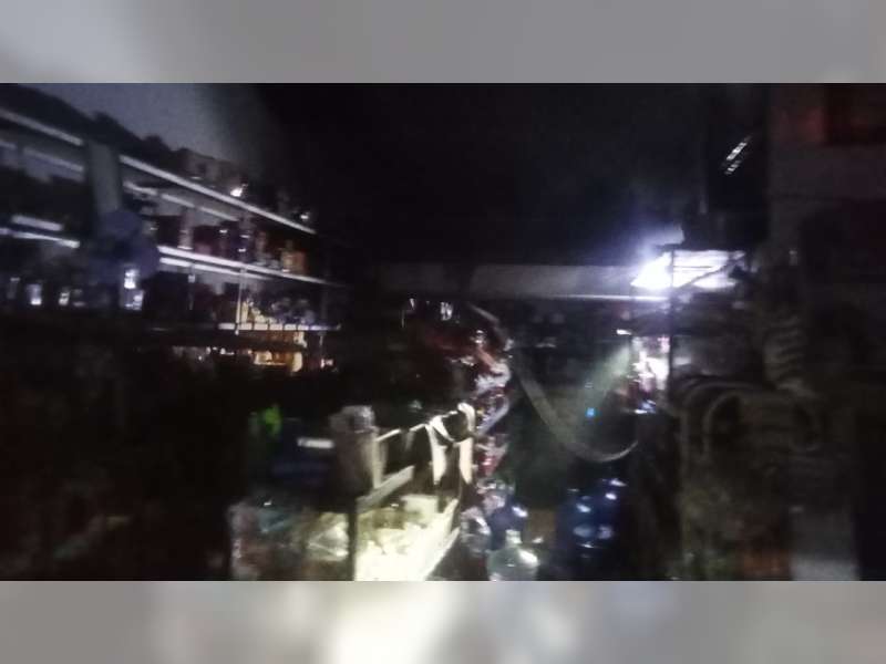 Diduga Akibat Lilin, Toko Kelontong Milik Warga Kapas, Bojonegoro Terbakar