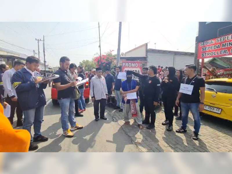 Polisi Bojonegoro Gelar Rekonstruksi Perkara Pembunuhan di Musala Al Manar, Kedungadem