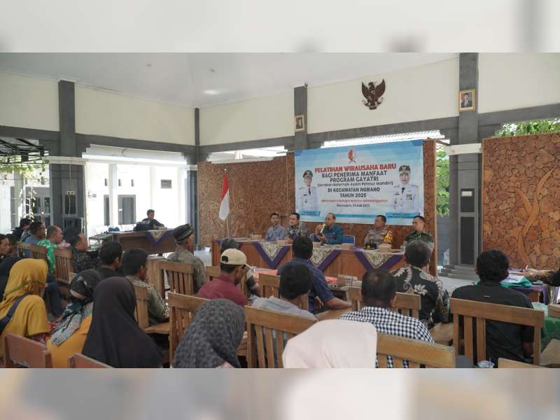 Gotong Royong Entaskan Kemiskinan, Pemkab Bojonegoro Latih Warga Melalui Program GAYATRI