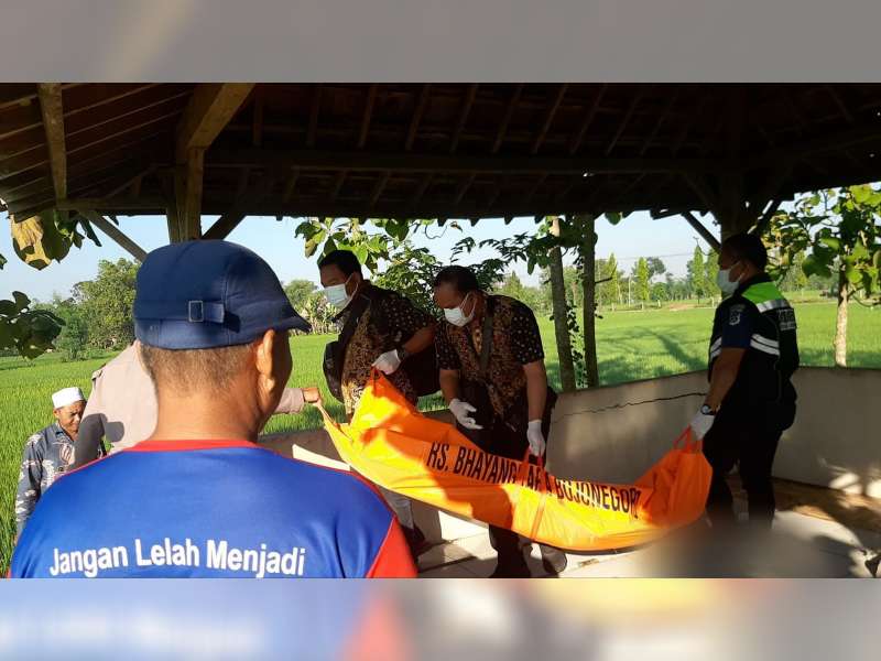 Warga Parengan, Tuban Ditemukan Meninggal di Cungkup Makam Desa Kandangan, Trucuk, Bojonegoro