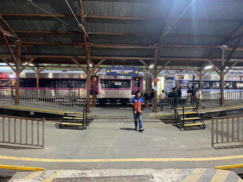 PT KAI Hadirkan KA Tambahan di Stasiun Bojonegoro Selama Libur Cuti Hari Kemerdekaan