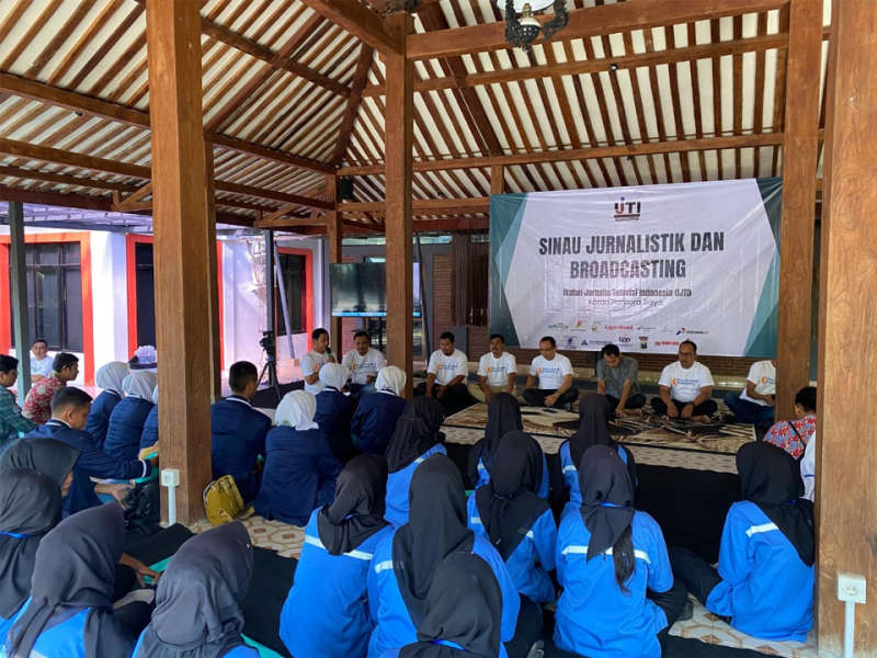 IJTI Pantura Raya Gelar Sinau Jurnalistik dan Broadcasting untuk Pelajar Bojonegoro