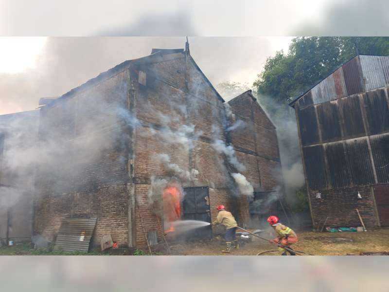 Gudang Pengeringan Tembakau di Sukosewu, Bojonegoro Terbakar, Kerugian Capai Rp 100 Juta