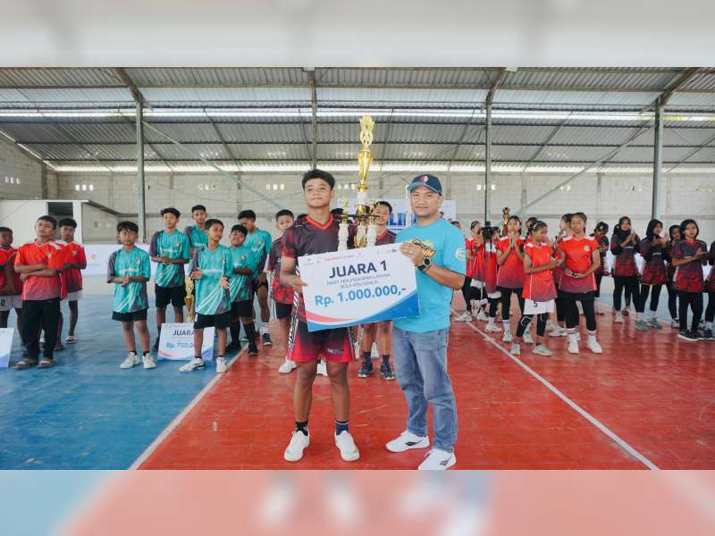 BINVOLK Kalitidu Juarai Voliga Bojonegoro 2025 Putra, Ngasem VC Raih Gelar Kategori Putri