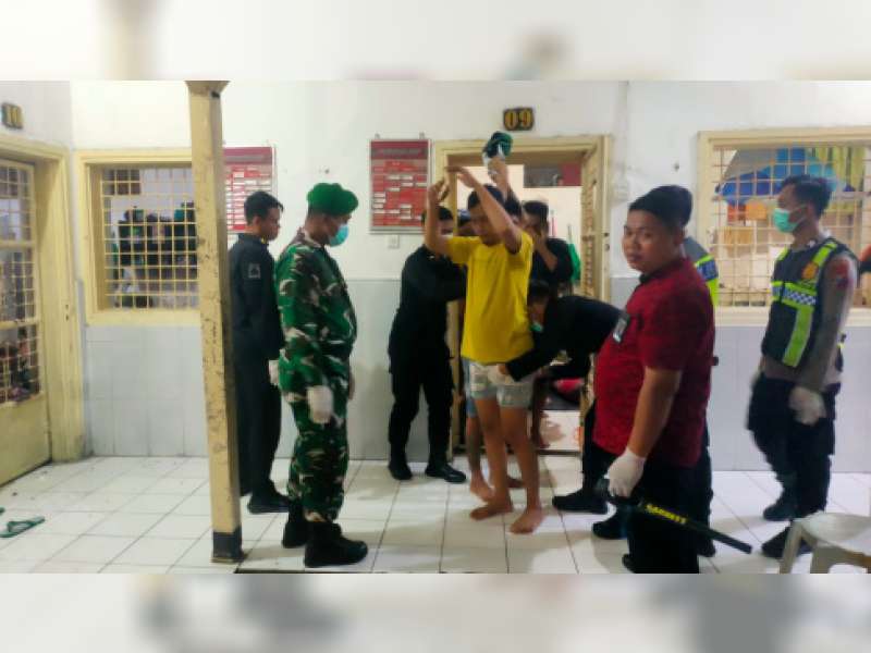 Lapas Bojonegoro Geledah Blok Hunian Warga Binaan