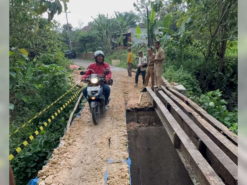 Jembatan Singonegoro-Ketringan, Blora Putus Akibat Hujan Deras