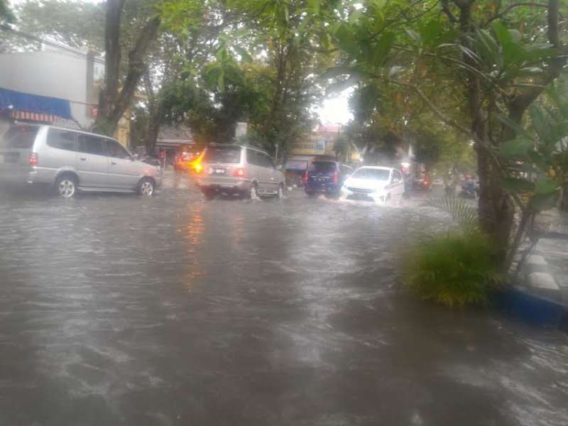 BMKG Juanda Peringatkan Cuaca Ekstrem di Jawa Timur 6–12 November 2025, Waspadai Banjir dan Angin Kencang