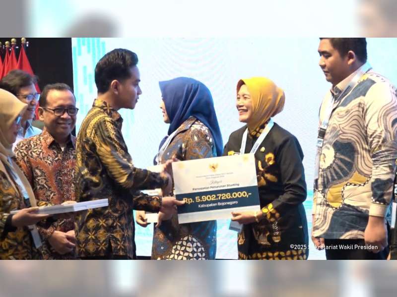 Pemkab Bojonegoro Raih Penghargaan Percepatan Penurunan Stunting Tingkat Nasional