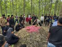 Sesepuh Sedulur Sikep Samin Mbah Lasiyo Berpulang, Bupati Blora Kenang Petuah Bijaknya Semasa Hidup